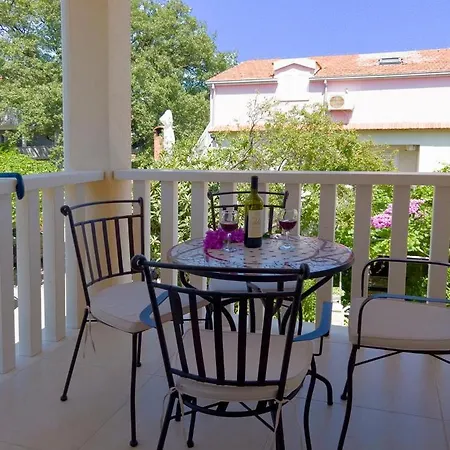 Juliet Apartment